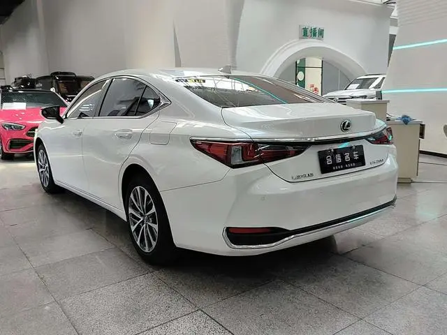 Lexus Es 2022 200 Отличное издание