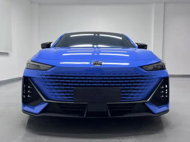 Changan Uni-V 2022 1,5T премиум-модель