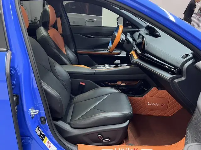 Changan Uni-V 2022 1,5T премиум-модель